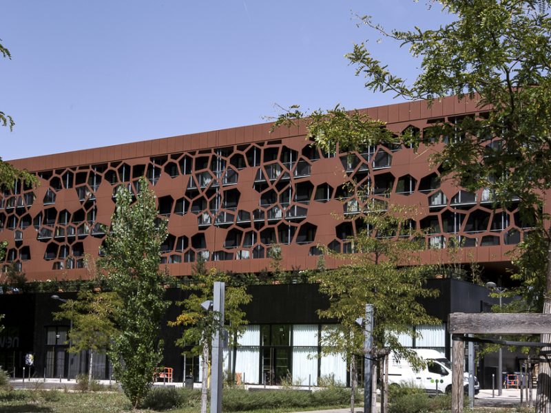 Le Groupe Cardinal livre le MOB HOTEL LYON au coeur du quartier de la Confluence à Lyon, le 7 septembre