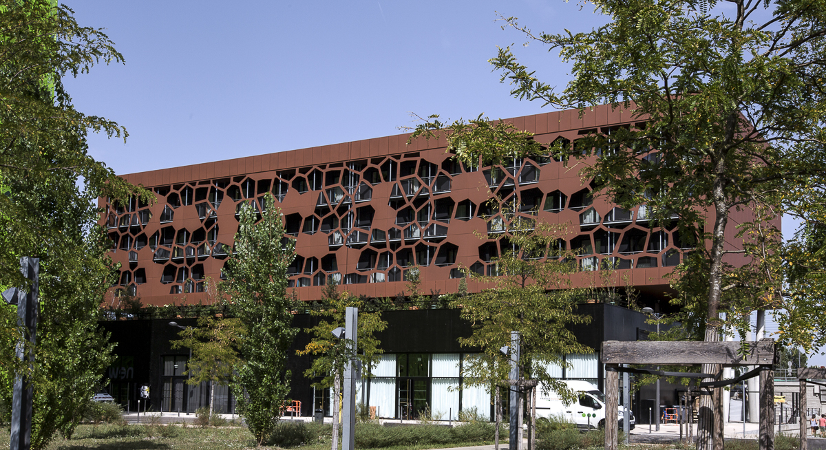 Le Groupe Cardinal livre le MOB HOTEL LYON au coeur du quartier de la Confluence à Lyon, le 7 septembre